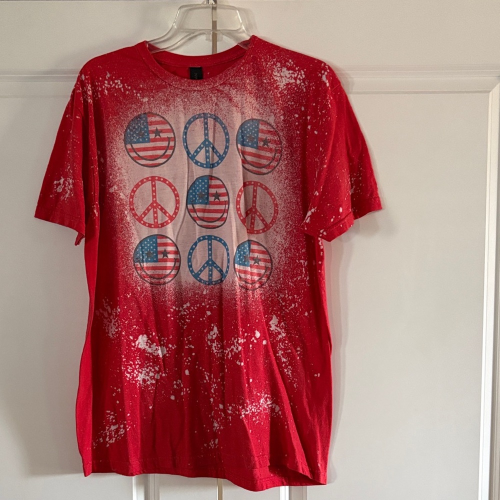 Gildan Red Smiley Peace Graphic Tee